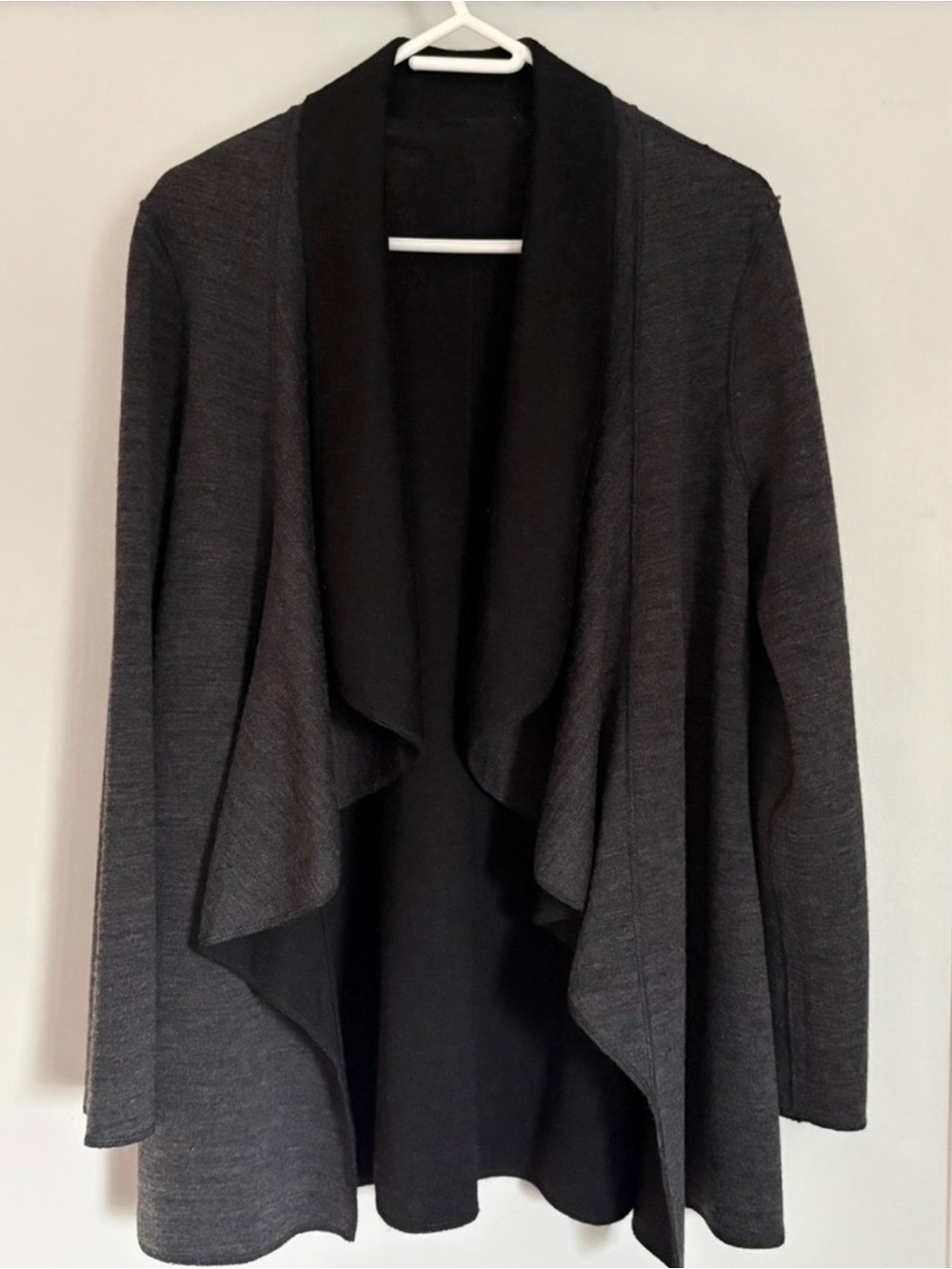 Reversible 100% Wool Cardigan Waterfall Gray Black M